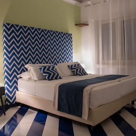 Aquae Romanae Piazza Lauro Гостевой дом 4*