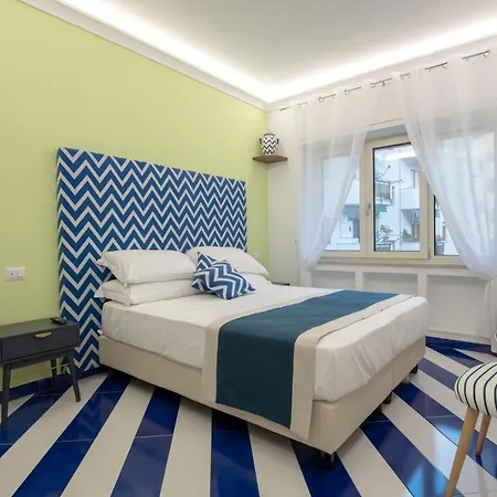 Aquae Romanae Piazza Lauro Гостевой дом 4*