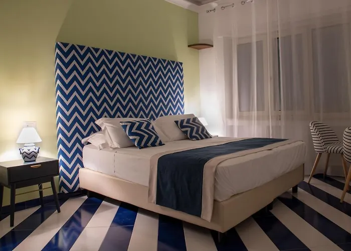 Aquae Romanae Piazza Lauro Affittacamere 4*