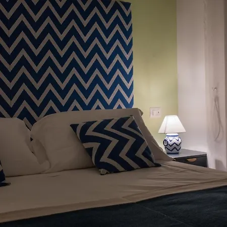 Aquae Romanae Piazza Lauro Affittacamere 4*